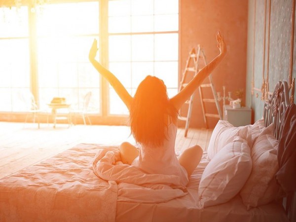 6 thói quen buổi sáng giúp trẻ hóa cơ thể